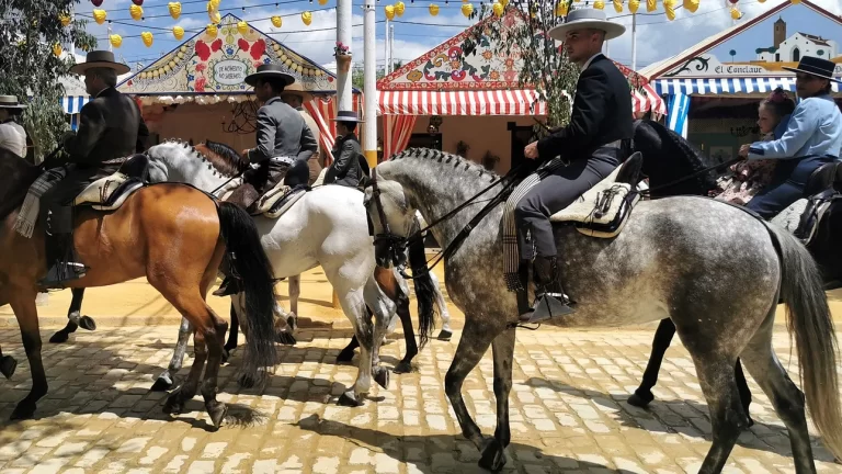 e28f20_529dfd12a99c49319b643db87b648f63~mv2